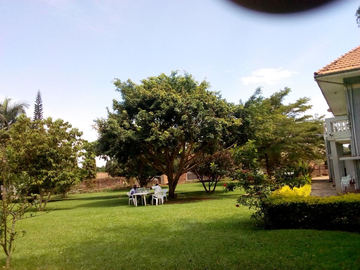Skyway Hotel Entebbe Luaran gambar